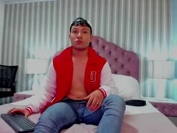 Jackjonnesx Chaturbate stream image from April 11, 2025