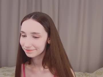 Lezyliza Chaturbate stream image from April 11, 2025
