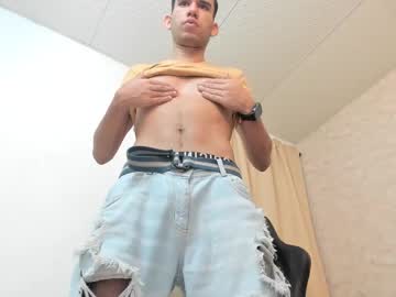 Sam__Hot Chaturbate stream image from April 11, 2025