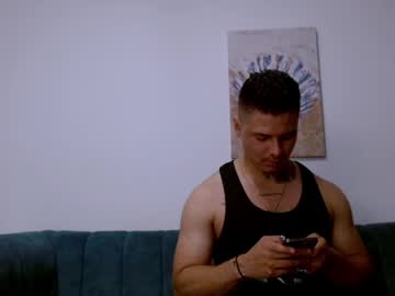 Straight__Friends Chaturbate stream image from April 11, 2025