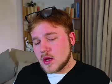 Onetwilight Chaturbate stream image from April 11, 2025