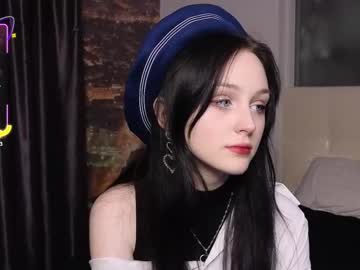 Silverbutton Chaturbate stream image from April 11, 2025