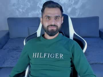 Alrenzojaguar Chaturbate stream image from April 11, 2025