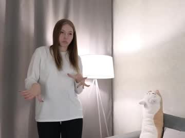 Anniecore Chaturbate stream image from April 11, 2025