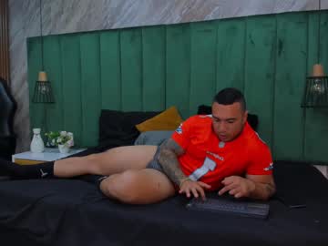Kiing_Magic Chaturbate stream image from April 11, 2025