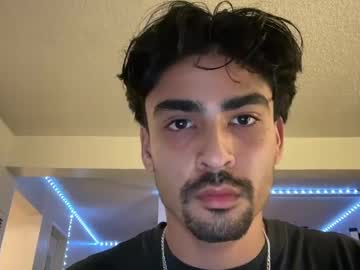 Maddaewg101 Chaturbate stream image from April 11, 2025