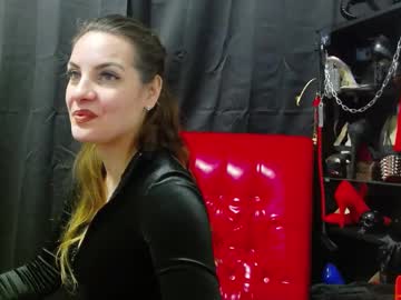 Dommichelle Chaturbate stream image from April 11, 2025