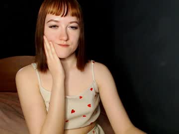 Evameowww Chaturbate stream image from April 11, 2025