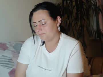 Mitzi10 Chaturbate stream image from April 11, 2025