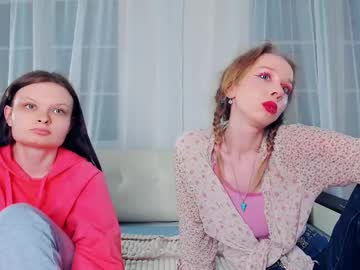 Sennysun Chaturbate stream image from April 11, 2025