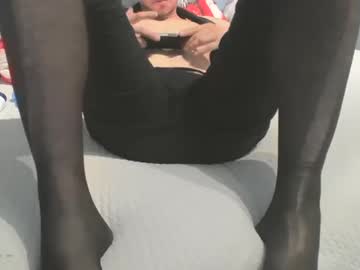 Treborizz89 Chaturbate stream image from April 11, 2025