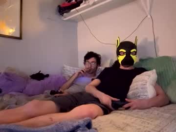 Frogcolors Chaturbate stream image from April 11, 2025