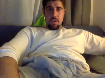 Goldenglove35 Chaturbate stream image from April 11, 2025