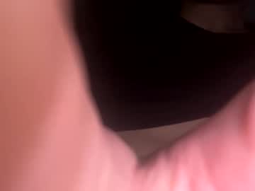 Heytheregirls69 Chaturbate stream image from April 12, 2025