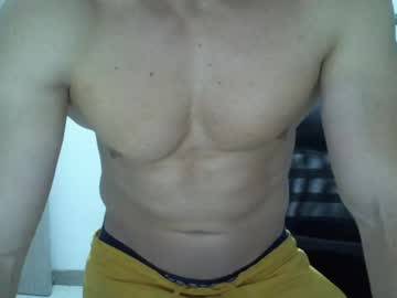 Zwcali Chaturbate stream image from April 12, 2025