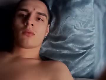 Domvare2 Chaturbate stream image from April 12, 2025