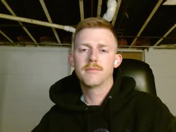 Gettinjizzywitit Chaturbate stream image from April 12, 2025