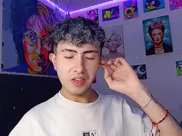 Noah_Xitruxx Chaturbate stream image from April 12, 2025