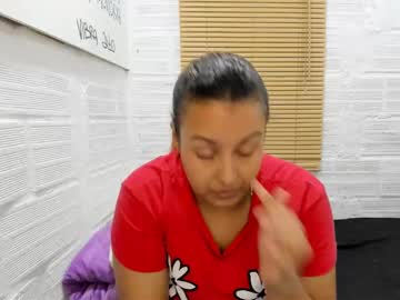Juliana_052318 Chaturbate stream image from April 12, 2025