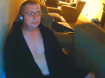 Opiusuk Chaturbate stream image from April 12, 2025