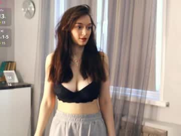 Orafaith Chaturbate stream image from April 12, 2025