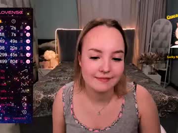 Amy_Cream Chaturbate stream image from April 12, 2025