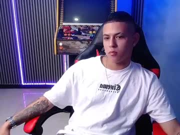Maxtayloor Chaturbate stream image from April 12, 2025