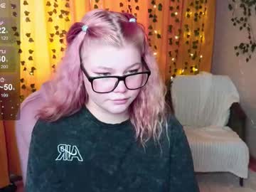 Bratz_Chloe_ Chaturbate stream image from April 12, 2025