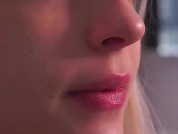 Elsa_Jeanie Chaturbate stream image from April 12, 2025