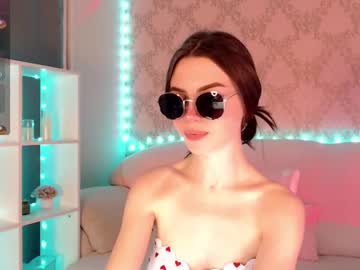 Holymiax Chaturbate stream image from April 12, 2025