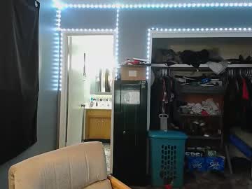 Ineedlove1277 Chaturbate stream image from April 12, 2025