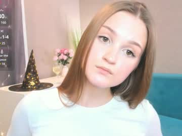 Lynnafairfield Chaturbate stream image from April 12, 2025