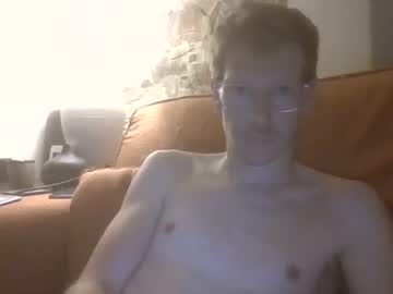 Battyb1 Chaturbate stream image from April 12, 2025