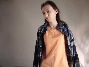 Engelcherrington Chaturbate stream image from April 12, 2025