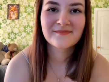 Devonahigginson Chaturbate stream image from April 12, 2025