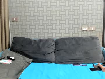 Raanana2222 Chaturbate stream image from April 12, 2025