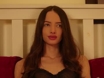 Evabloomi Chaturbate stream image from April 12, 2025