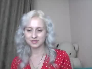 Kissyyy_Girl Chaturbate stream image from April 12, 2025