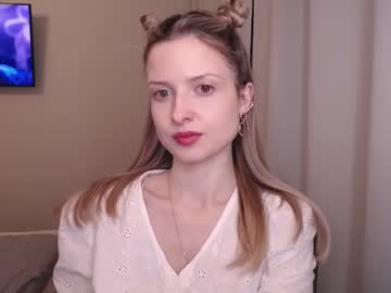 Julie_Flores Chaturbate stream image from April 12, 2025