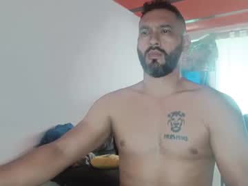 Qle0 Chaturbate stream image from April 12, 2025