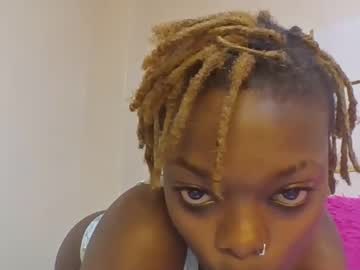 Raxy7 Chaturbate stream image from April 12, 2025