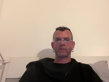 Dressed4sucksex Chaturbate stream image from April 12, 2025