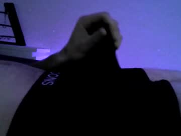 Wolf021221 Chaturbate stream image from April 12, 2025