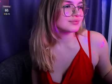 Sophiemure Chaturbate stream image from April 12, 2025