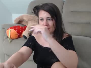 A_L_L_Y__ Chaturbate stream image from April 12, 2025