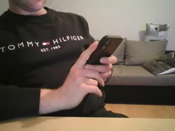 Chr95221 Chaturbate stream image from April 12, 2025