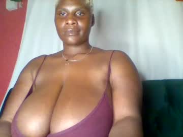 Baddiedaisy61029 Chaturbate stream image from April 13, 2025