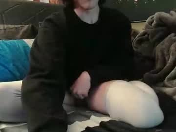 Femboy42u Chaturbate stream image from April 13, 2025