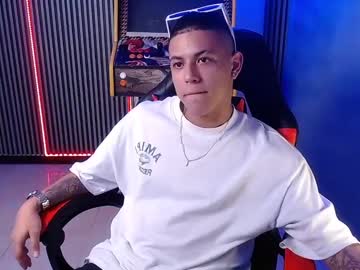 Maxtayloor Chaturbate stream image from April 13, 2025