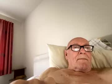 _Pawleee_ stream image from April 13, 2025